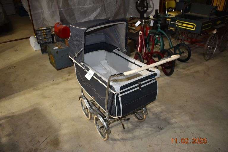 Stroll-O-Chair Vintage Blue Baby Buggy image