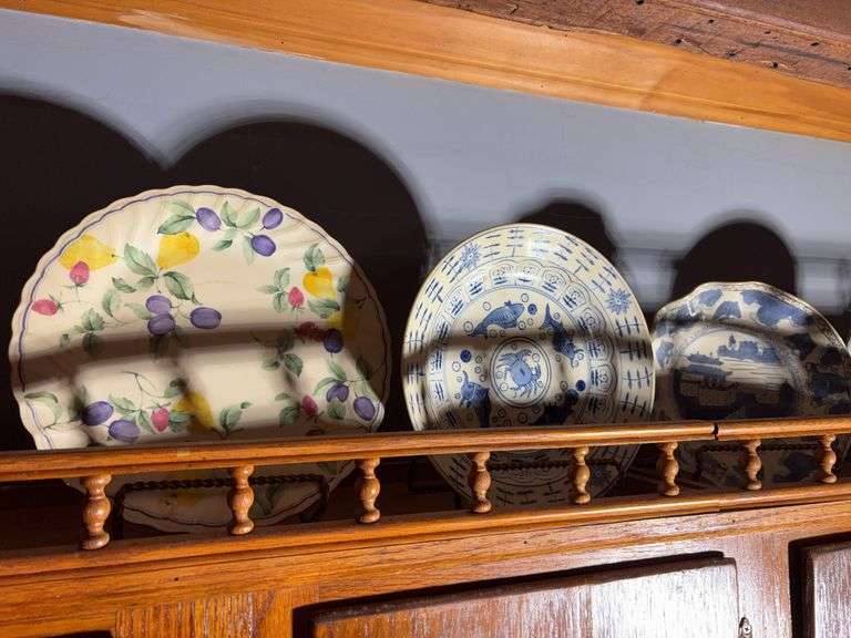 Decorative Plates and Home Decor image