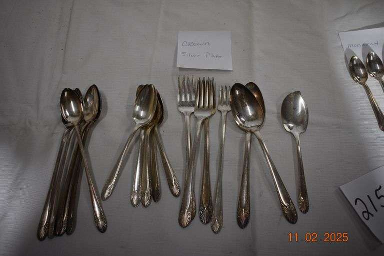 Oneida Community, Crown Silver Plate and Monarch Silverware image