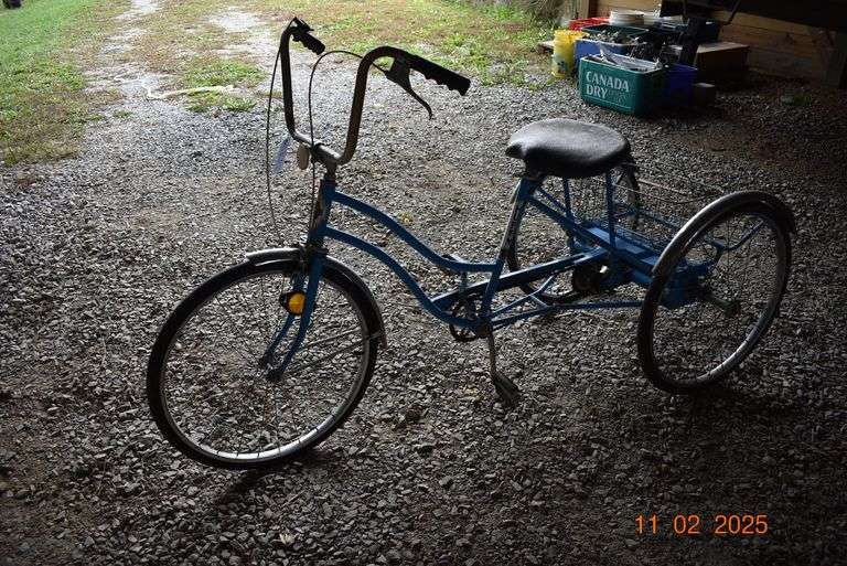 Huffy 24 inch 3 wheel Bicycle image