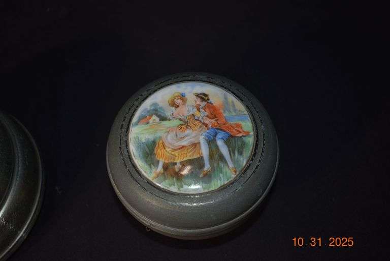 2 Musical Powder Holders image