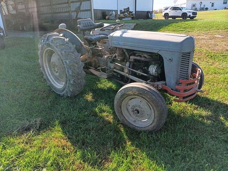 35 Ferguson Tractor-1,572 Hours, Gas-View Video under photos image