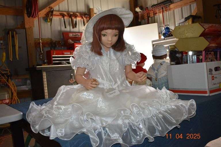 Store Mannequin dressed in white dress image