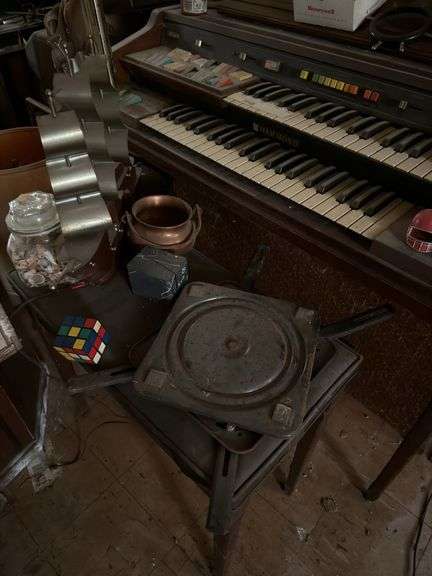 Electric organ brass spittoon
