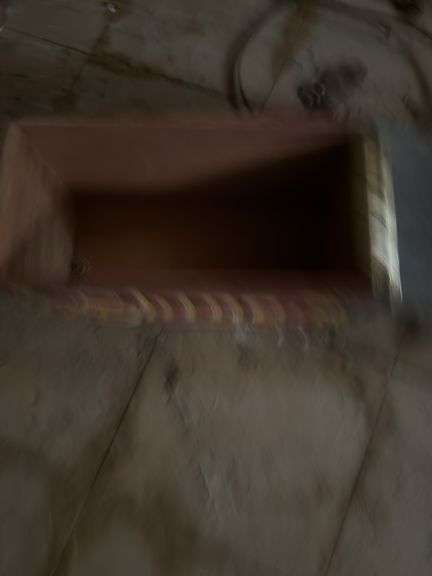 Shoe shine box