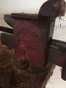 Anderson Table Vise - buyer MUST bring tools to remove