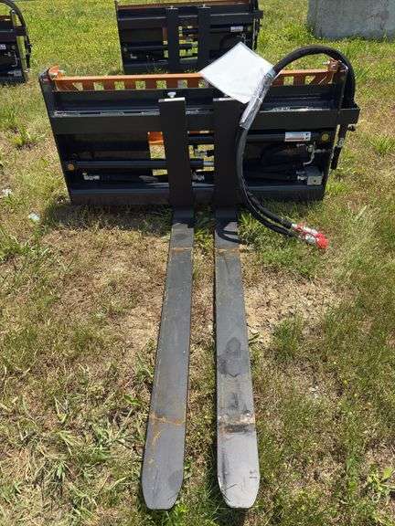 2025 Wolverine Skid Steer Pallet Fork - Hydraulic Adjustable - Model PFA-11-3300G - SN ZW01782
