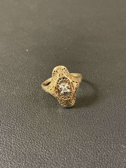 10K Diamond Ring - 2.8g - size 8