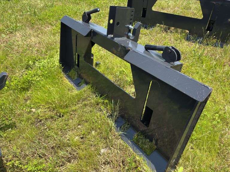 2025 Wolverine 3pt Hitch Quick Attach Plate - SN ZW01299