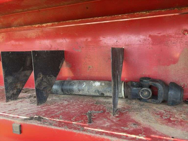 New Holland 654 Round Baler - SN 957355