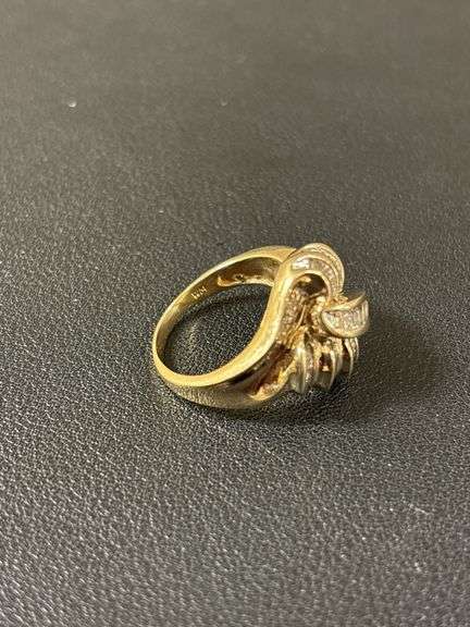 10K Diamond Ring - 6.0g - size 7