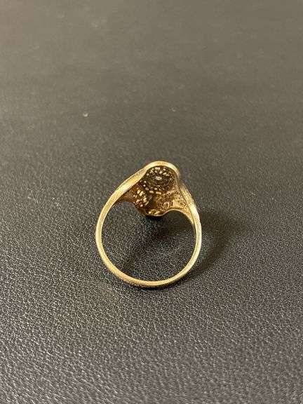 10K Diamond Ring - 2.8g - size 8
