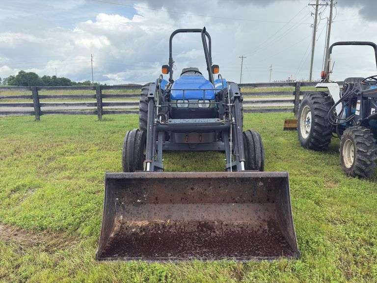 New Holland TN75 Tractor w/ Buhler 395 Loader - 2,961hrs - Chasis No. 001234514
