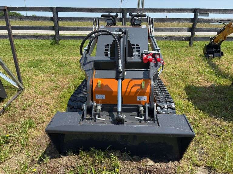 2025 Land Hero Mini Skid Steer - SN 2503050383