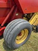 New Holland 654 Round Baler - SN 957355