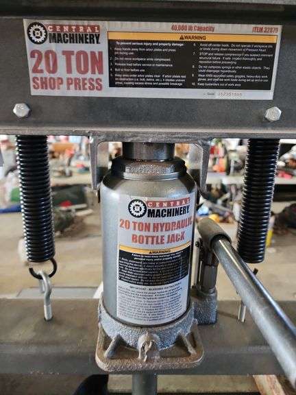 Central Machinery 20 Ton Shop Press