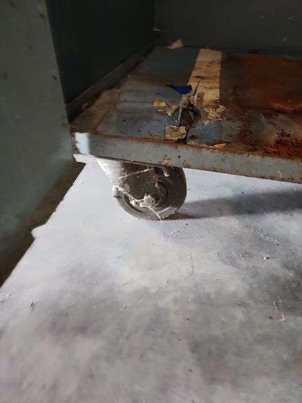 Metal Rolling  Shop Cabinet 42"x20"x40"