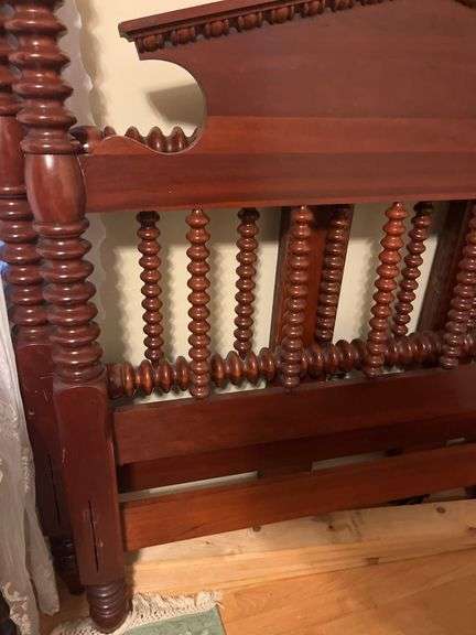 Twin Size Spindle Bed