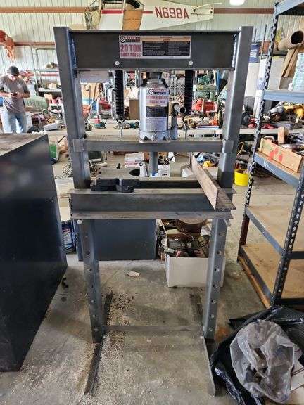 Central Machinery 20 Ton Shop Press