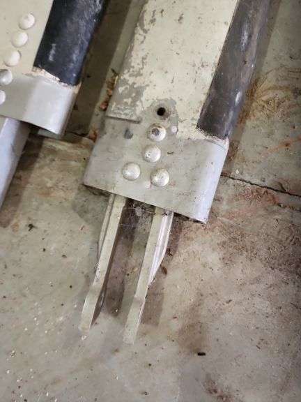 2 Wing Struts 78"