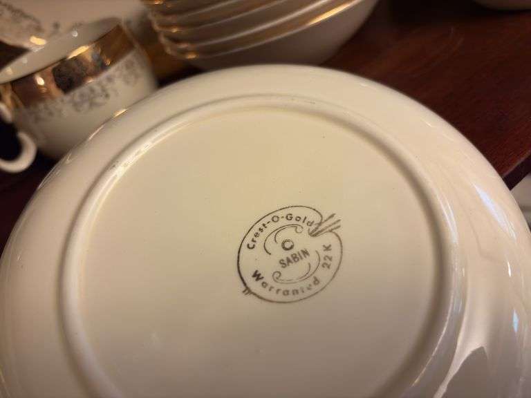 Crest-O-Gold 22K Dish Set