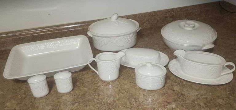 Mikasa Countryside Dishwater Set