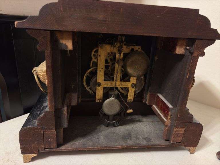 Black and Gold Mantle Clock - back is missing