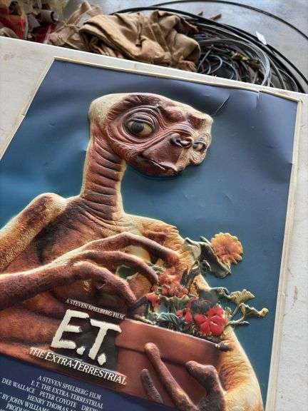 E.T Movie Insert