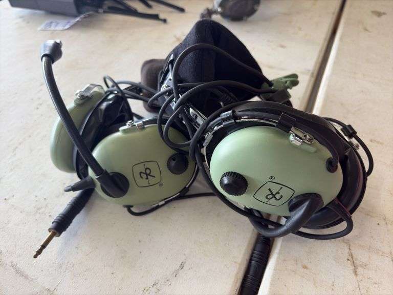Pair of David Clark H10-13.4 Headsets image