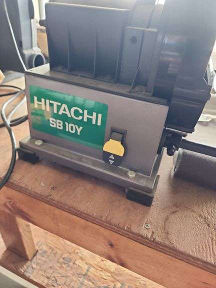 Hitachi Belt and Disc Sander