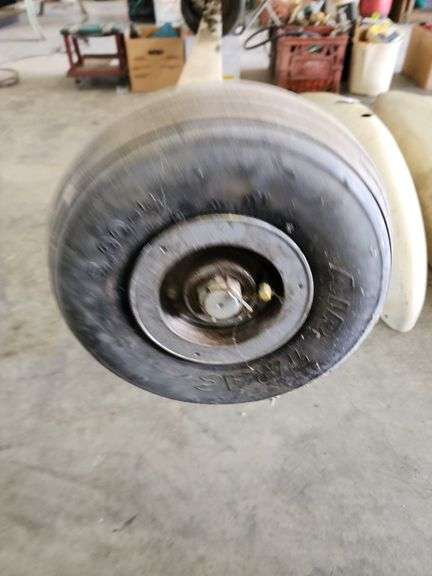 Aircraft Landing Gear 7.5 ft