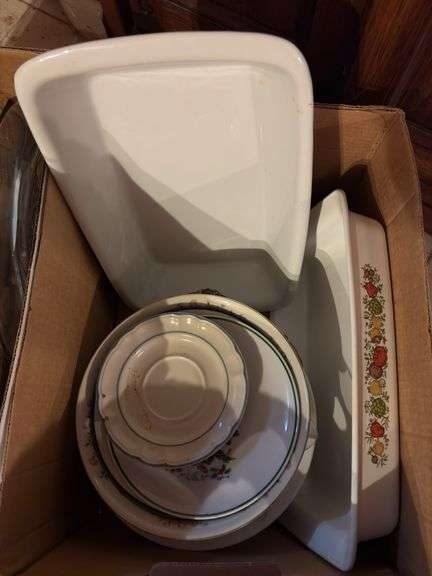 2 Box Lots of Assorted Glassware and Baking Dishes