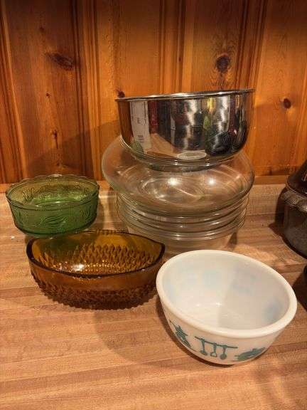 Set of Clear Glass Mixing Bowls and Assorted Glassware
