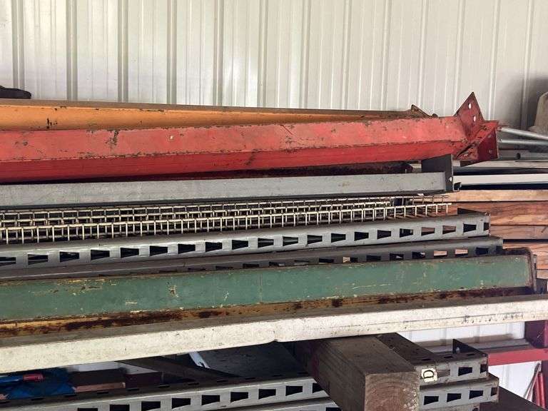 Misc Pallet Racking sizes and quantity unknown - see description