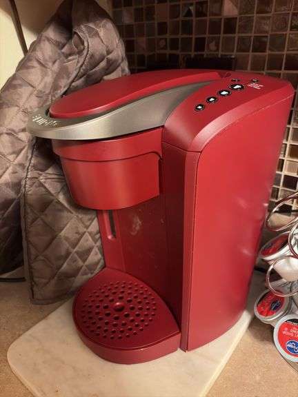 Keurig Machine with Cup Stand