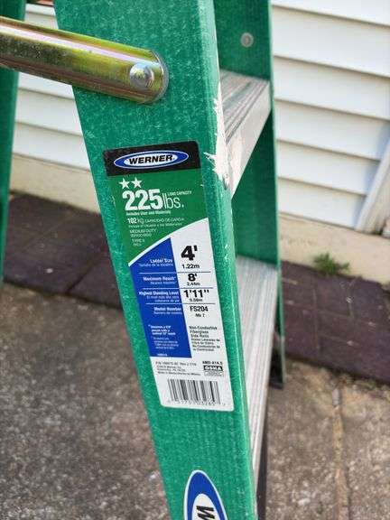 4ft Fiberglass Step Ladder