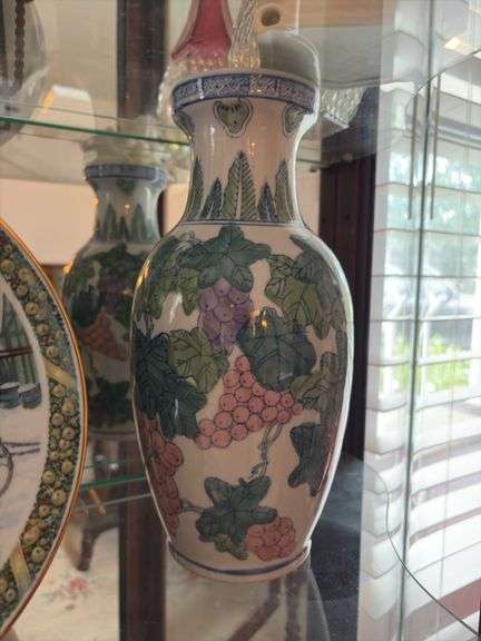 Contents of 1 Shelf - Assorted Glassware and Decor