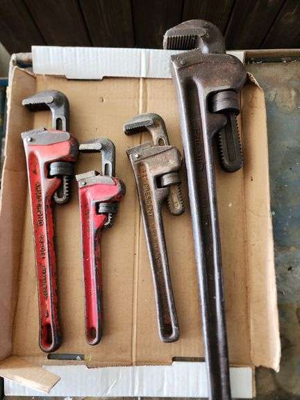 4 Pipe Wrenches image