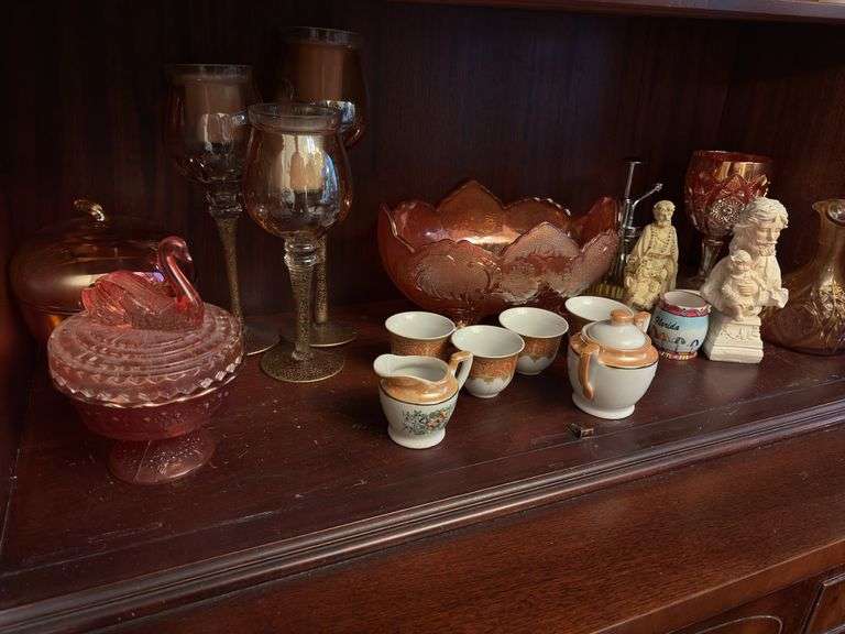 Contents of 1 Shelf - assorted glassware