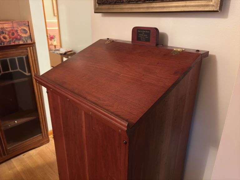 Flip Top Podium - 49”H x 18”D x 22”W