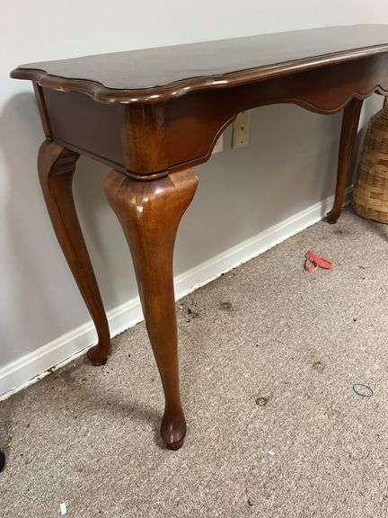 Queen Ann Leg Sofa Table 48”x28”x16”