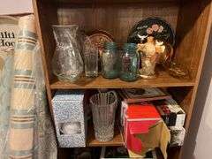 Shelves Softgoods Baskets misc contents of wall