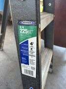 4ft Fiberglass Stepladder