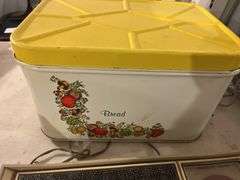 Vintage Radio and Bread Pan