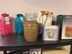 Shelves Softgoods Baskets misc contents of wall