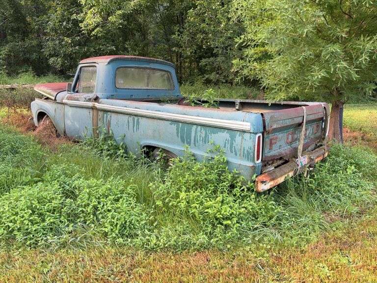 Ford Custom Cab Pickup Truck - no title - project vehicle - does not run image