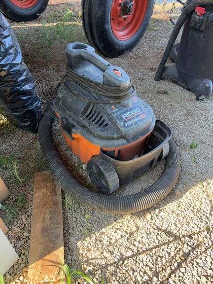 Rigid 4 Gallon Vacuum image
