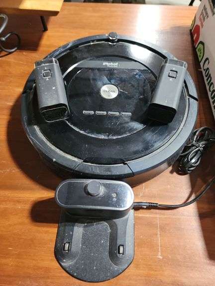iRobot Roomba image