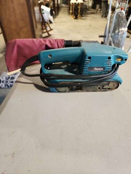 Makita Belt Sander image