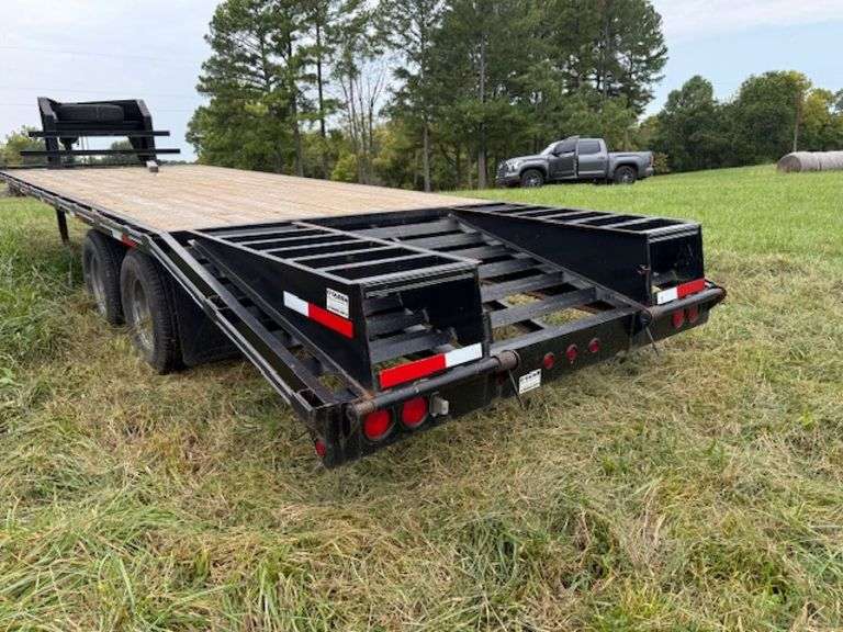 Elite 18 Foot Gooseneck Trailer  No title image